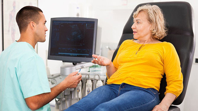 Lady is having a consultancy.