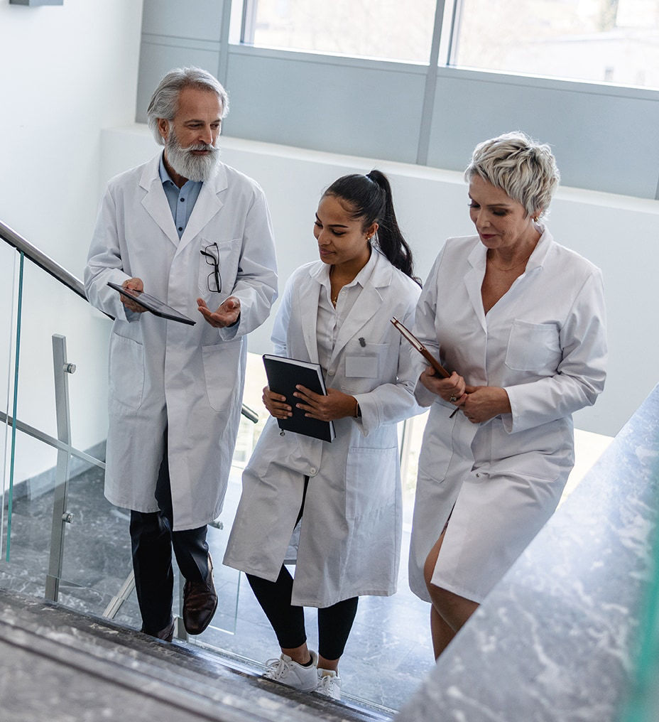 outcomes-clinicians-feature-hero-desktop