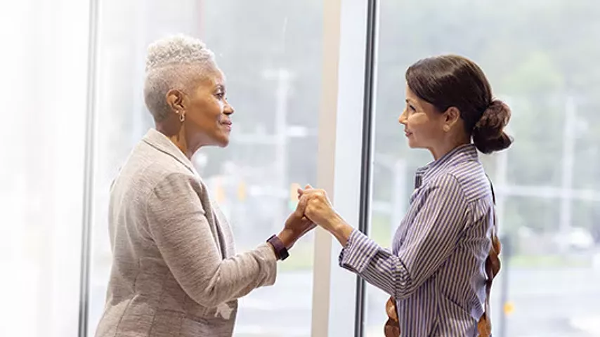 patient-experience-FeatureCardHalf_2-ci-en