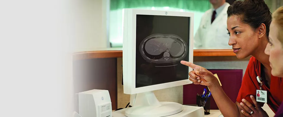 perability-dicom-cardiovascular-info-systems-interoperability-nurses-looking-at-screen.jpg