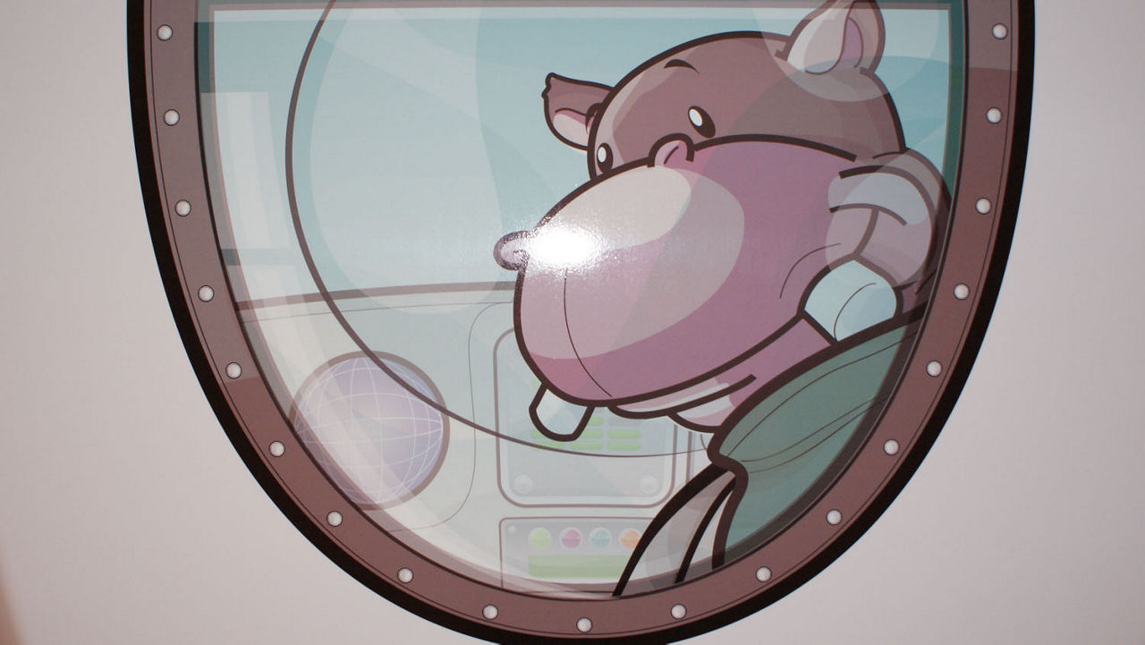 roduct-categories-accessories-adventureseries-mr-space runways-spacerunway-benefitstab.jpg