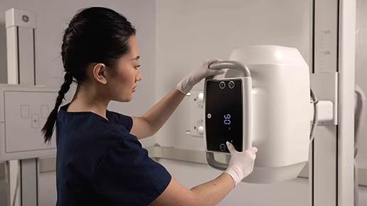 rugged-reliability-feature-half-desktop-rad-JB28480XX-en