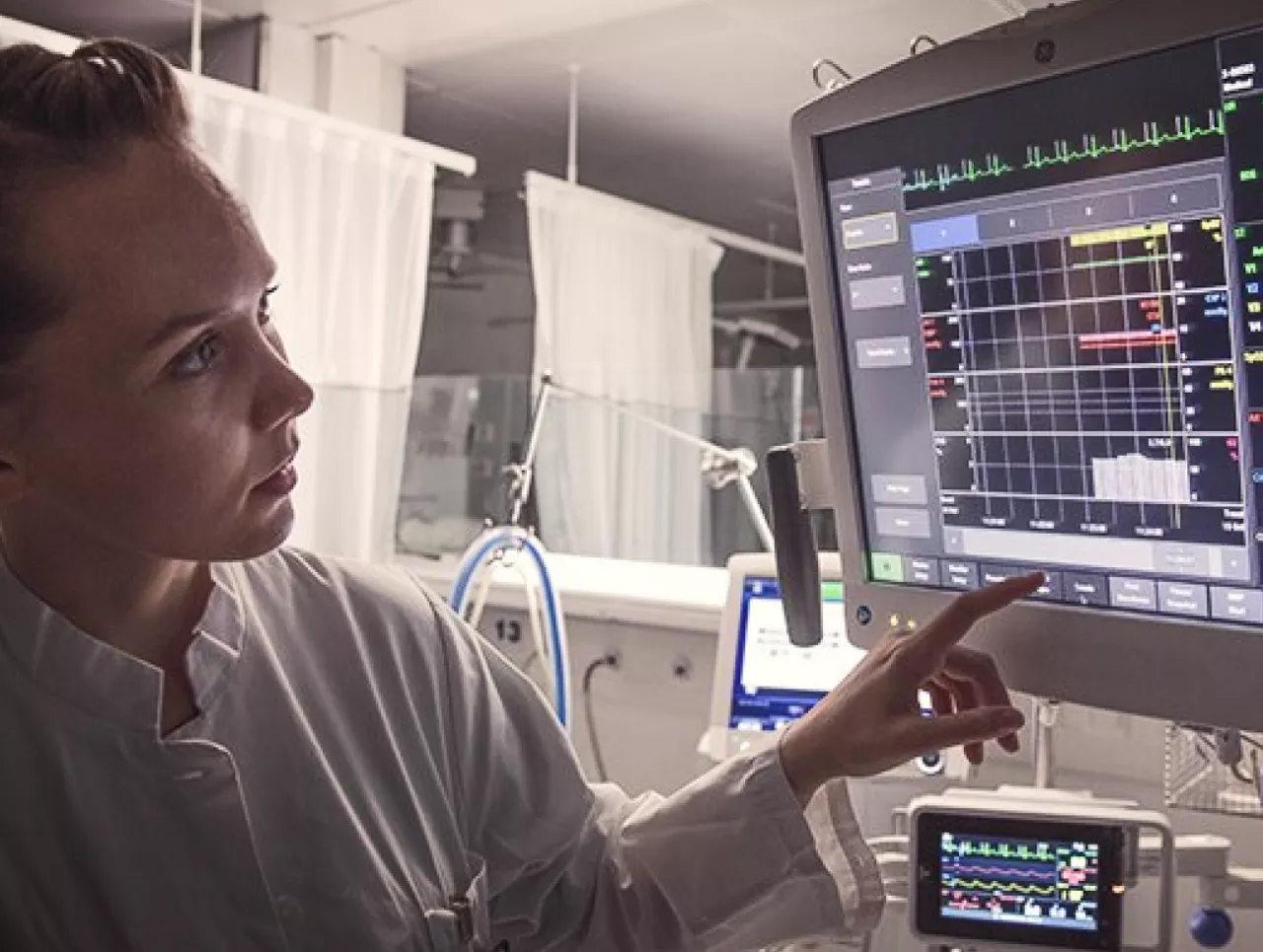 s-curve-critical-care-desktop