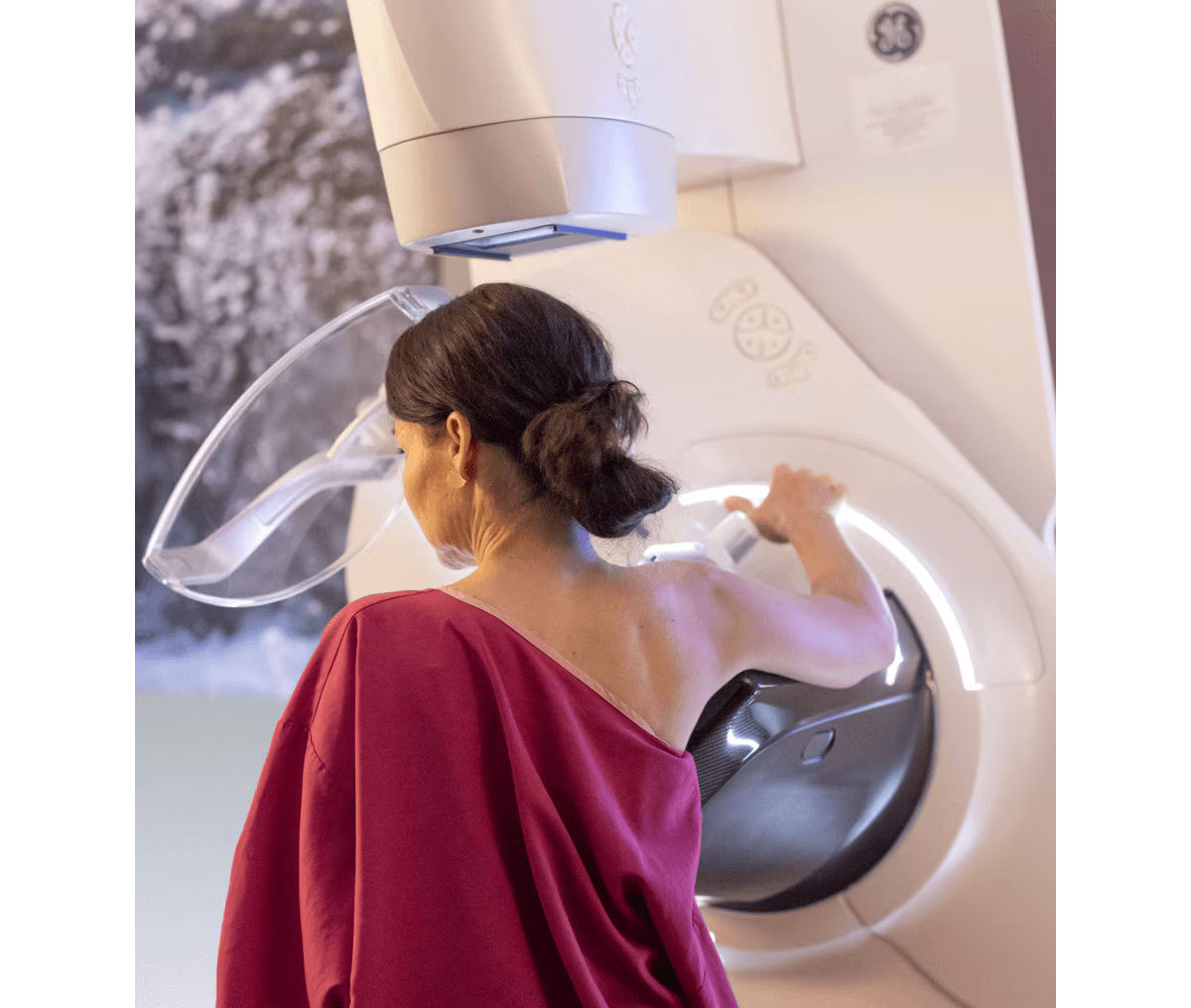 GE HealthCare Senographe Pristina — Гентри, спроектированный вокруг пациентки