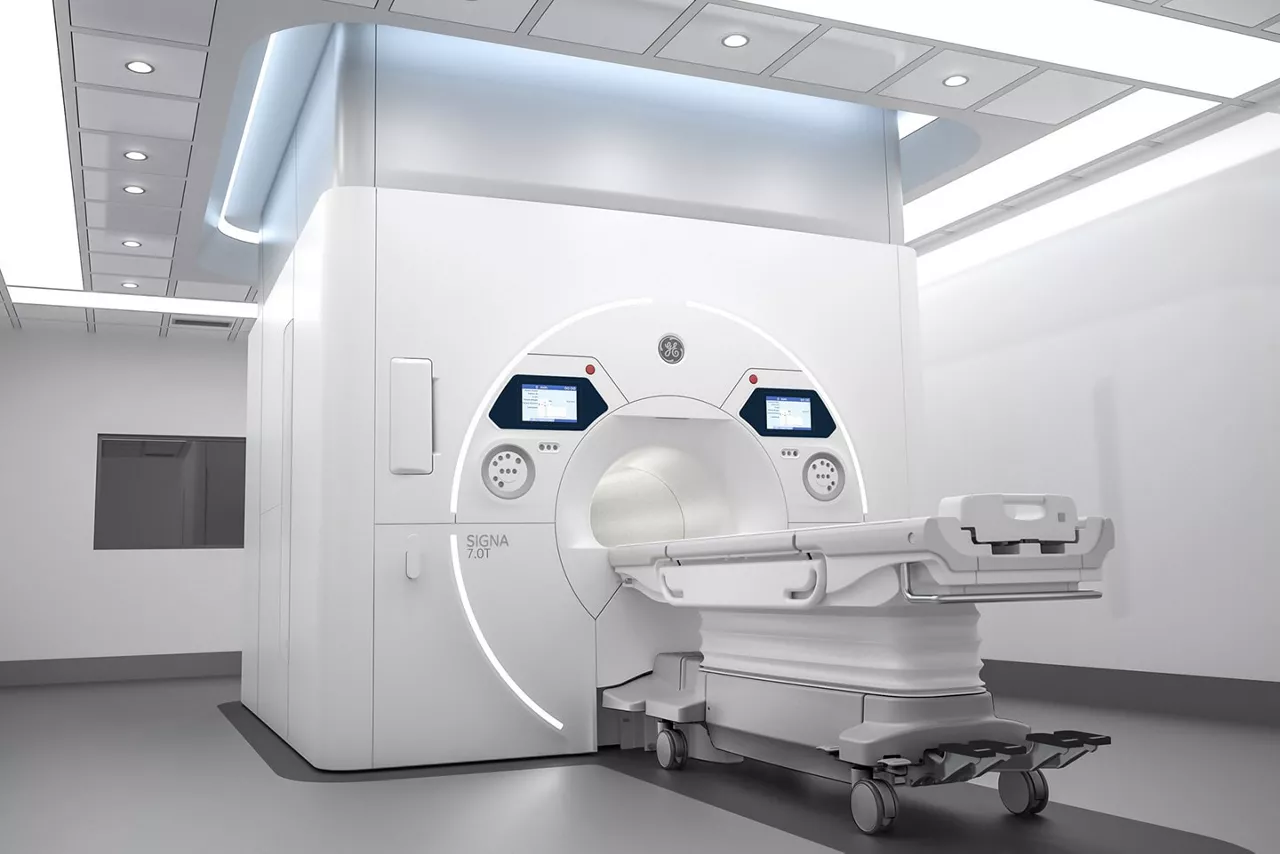 signa-7t-mri-scanner-feature-hero-3-st-en