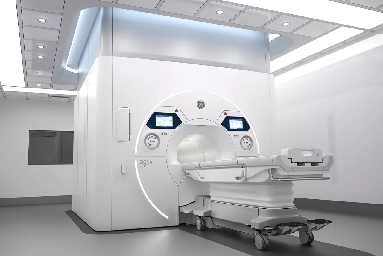 signa-7t-mri-scanner-feature-hero-3_1440x960