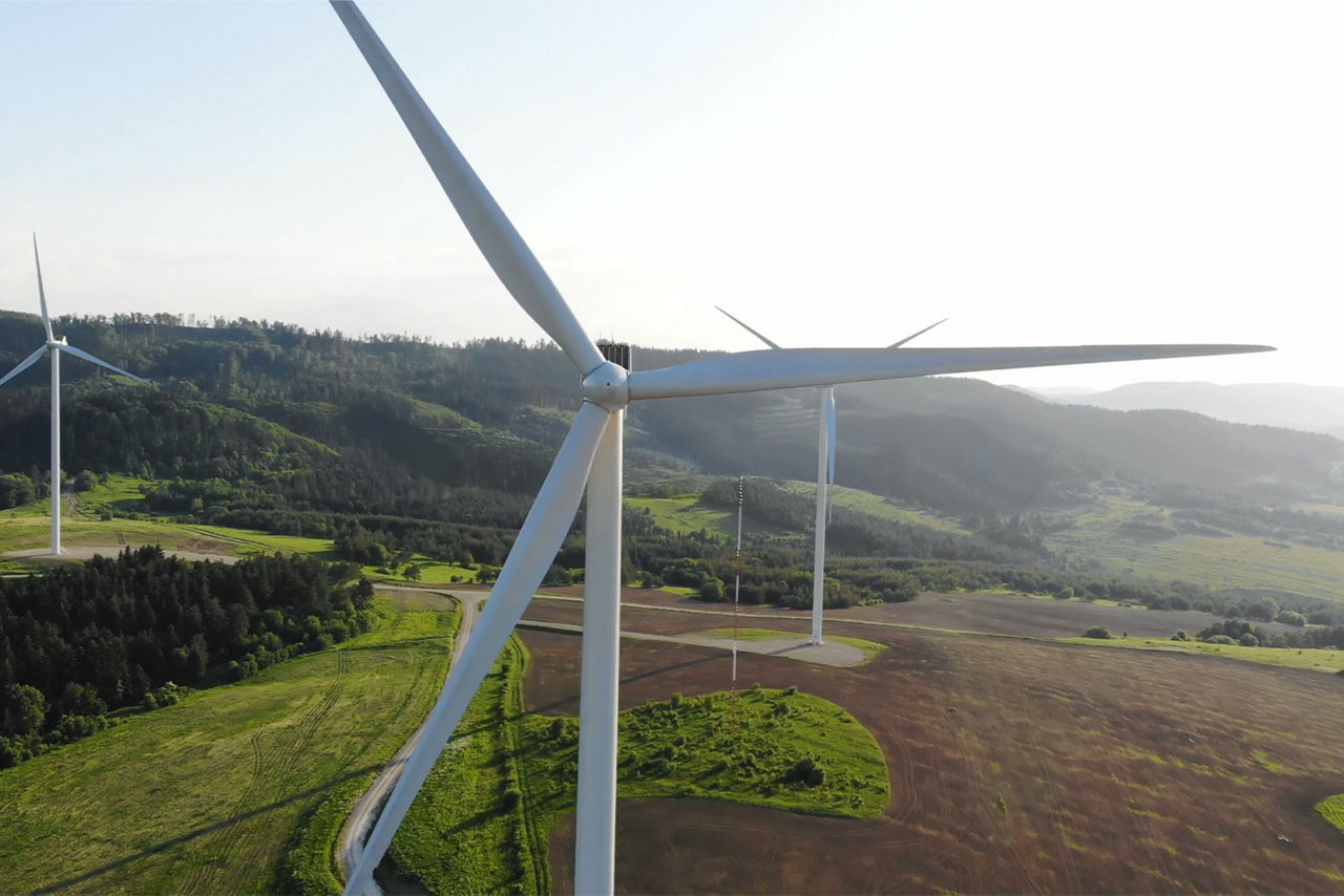 SIGNA-Continuum-Legacy-MRI-Feature-hero-3