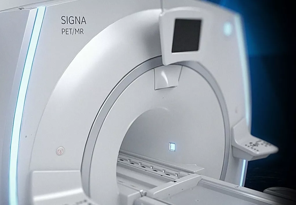 SIGNA PET/MR device
