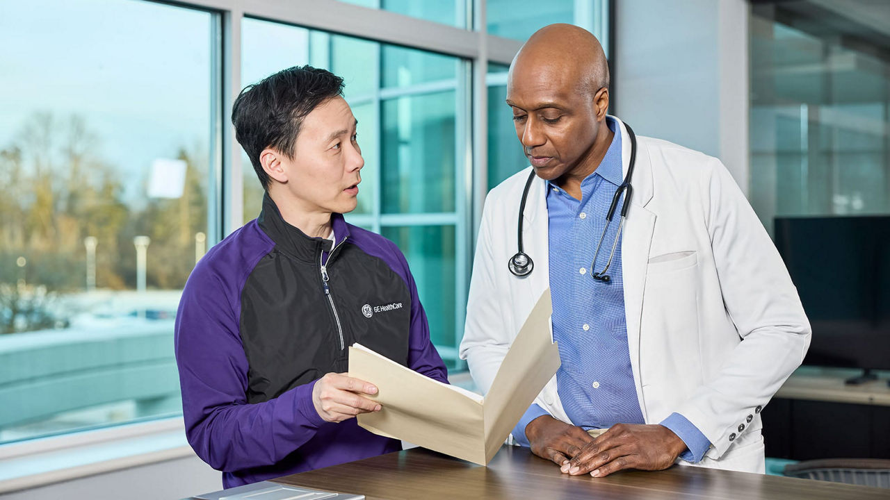 story-carousel-healthcare-tech-management-biomedical-engineering-desktop-in-en