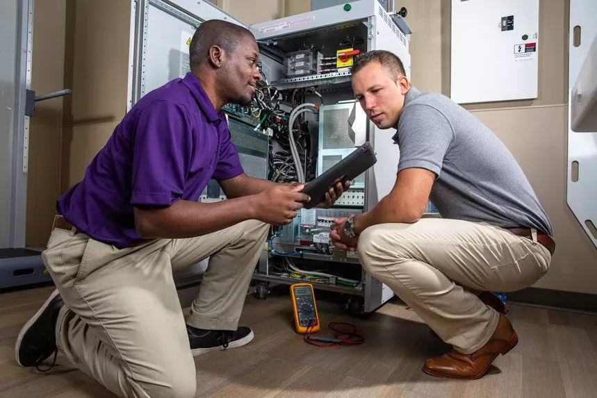 training-clinical-engineer-equipment-maintenance-st-en.