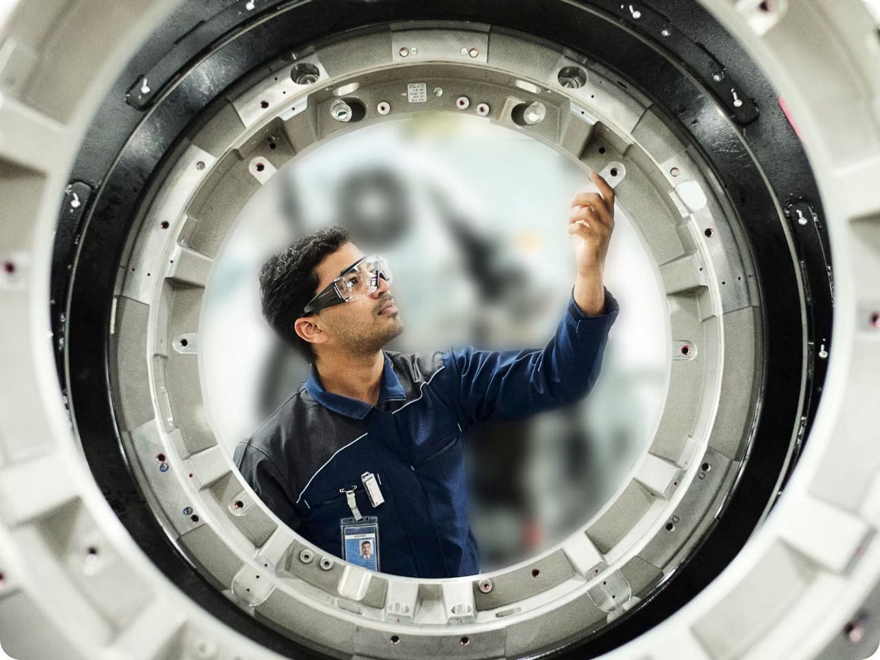 universal-full-services-s-curve-universal-2-desktop-services-en