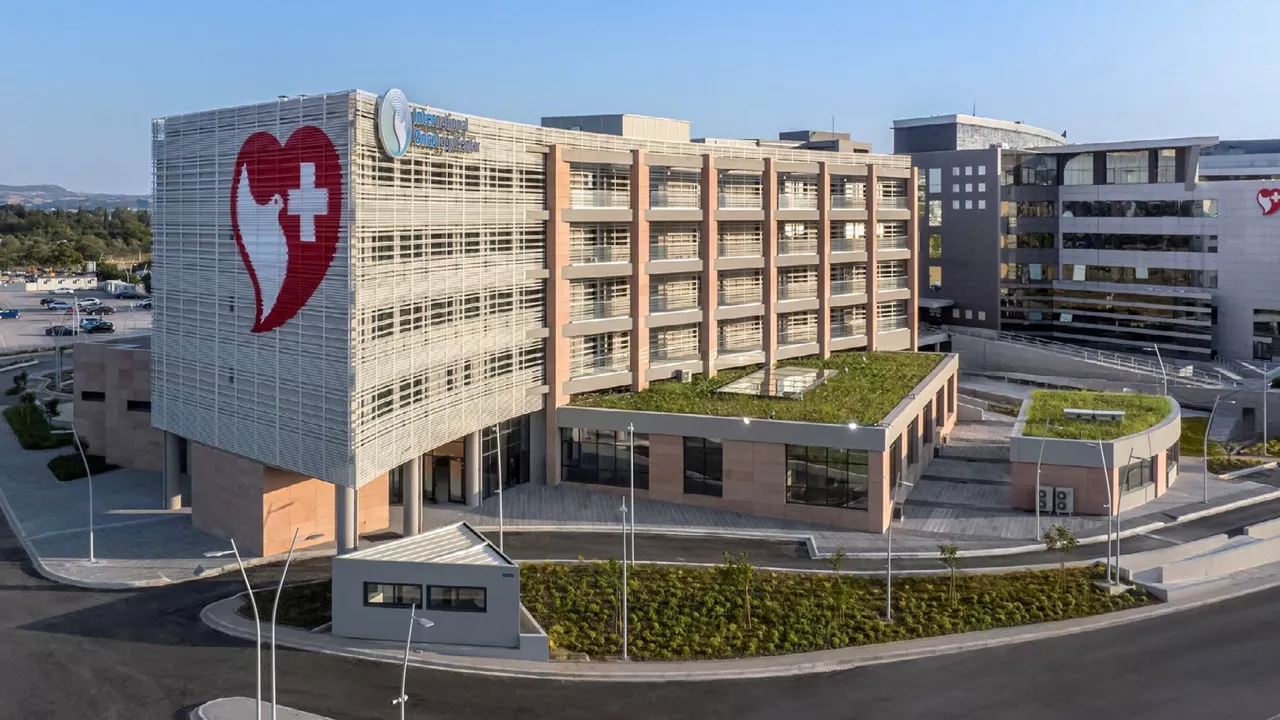 <p>Could the mini 4D TEE probe help enable faster structural heart procedures?</p>

