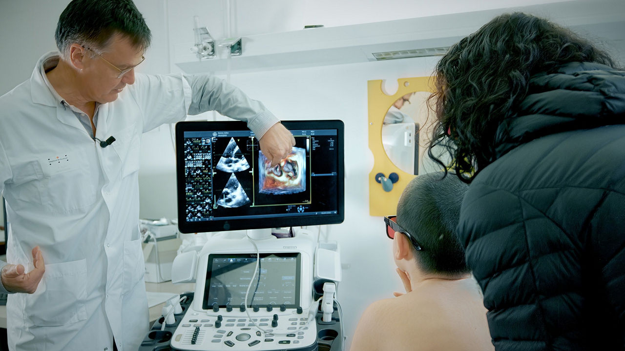 <p>3D glasses help make CHD clearer for pediatric patients</p>
