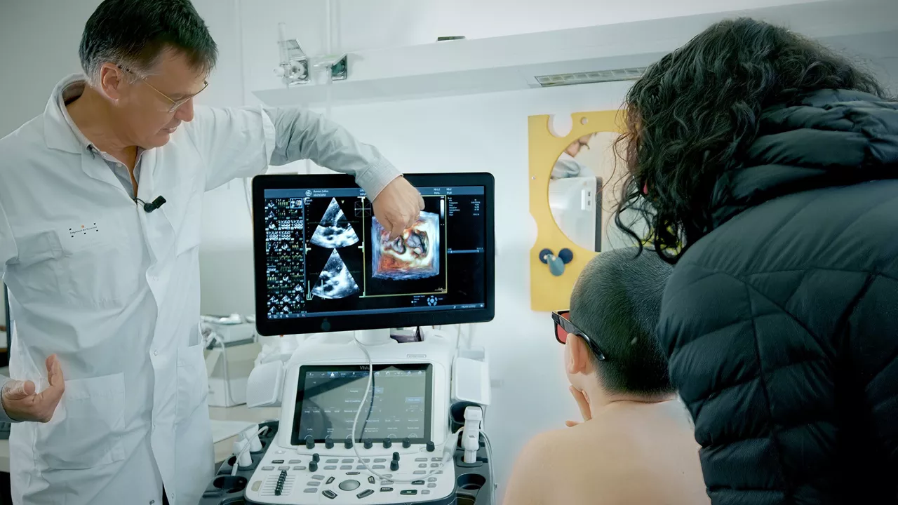 <p>3D glasses help make CHD clearer for pediatric patients</p>
