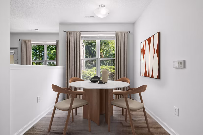 dining room at Aventura RTP Apartments