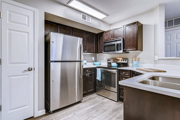 kitchen at Bellaire Ranch Apartments