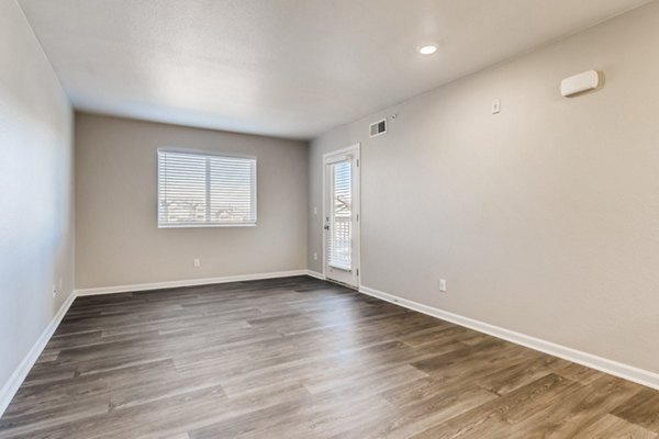 living room at Bellaire Ranch Apartments