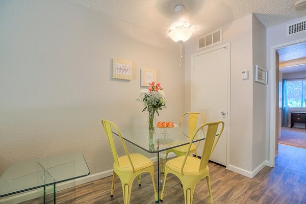 dining room at Eagle Point Apartments
