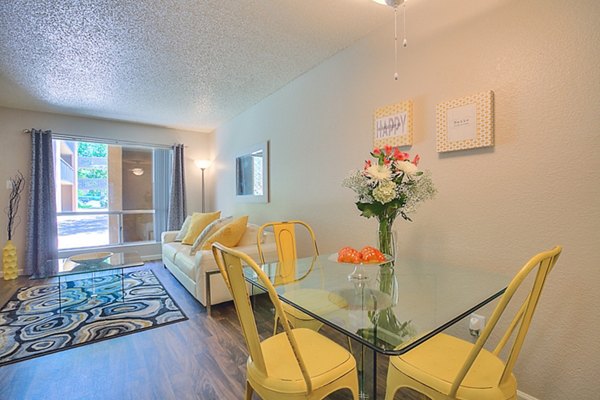 dining room at Eagle Point Apartments
