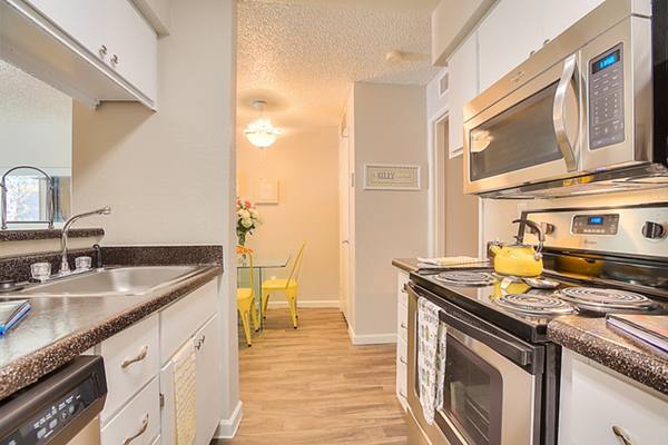 kitchen at Eagle Point Apartments