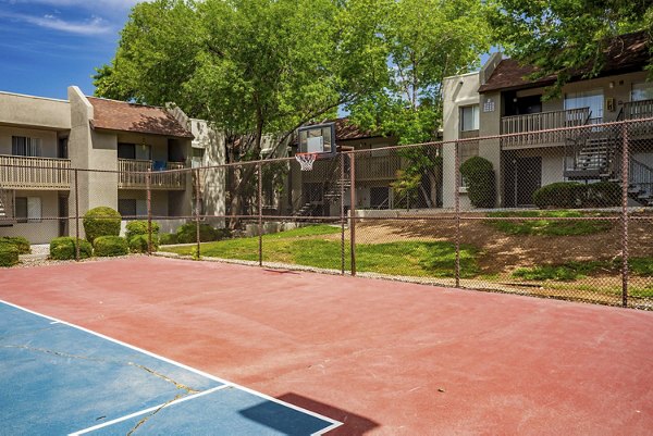 basketball and tennis court at Eagle Point Apartments