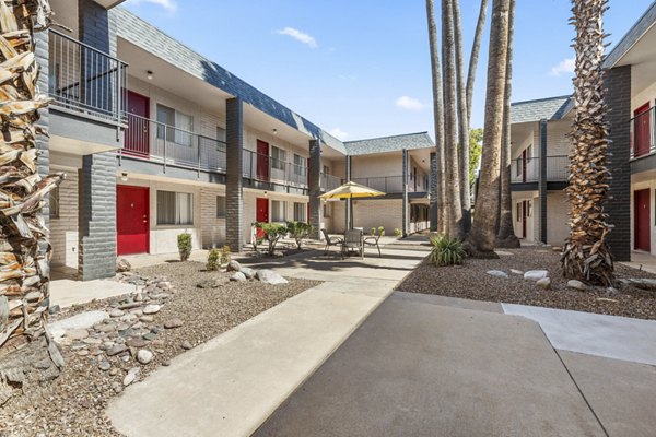 exterior at Fountain Plaza Apartments 