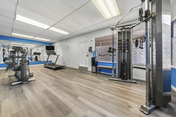 fitness center at Fountain Plaza Apartments 