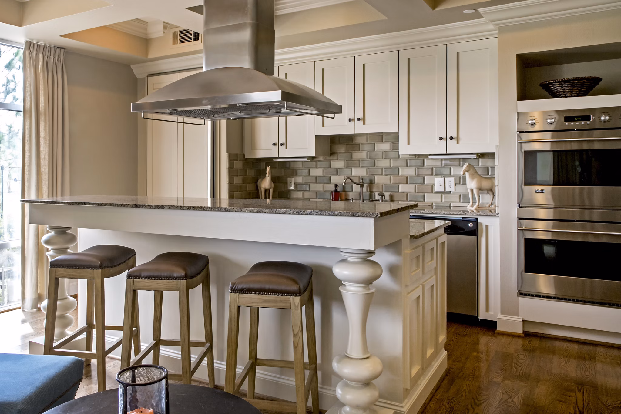 Stylish clubhouse featuring social lounge and modern decor at Boardwalk at Town Center Apartments