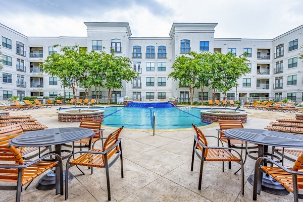pool at Us Bayou Park Apartments