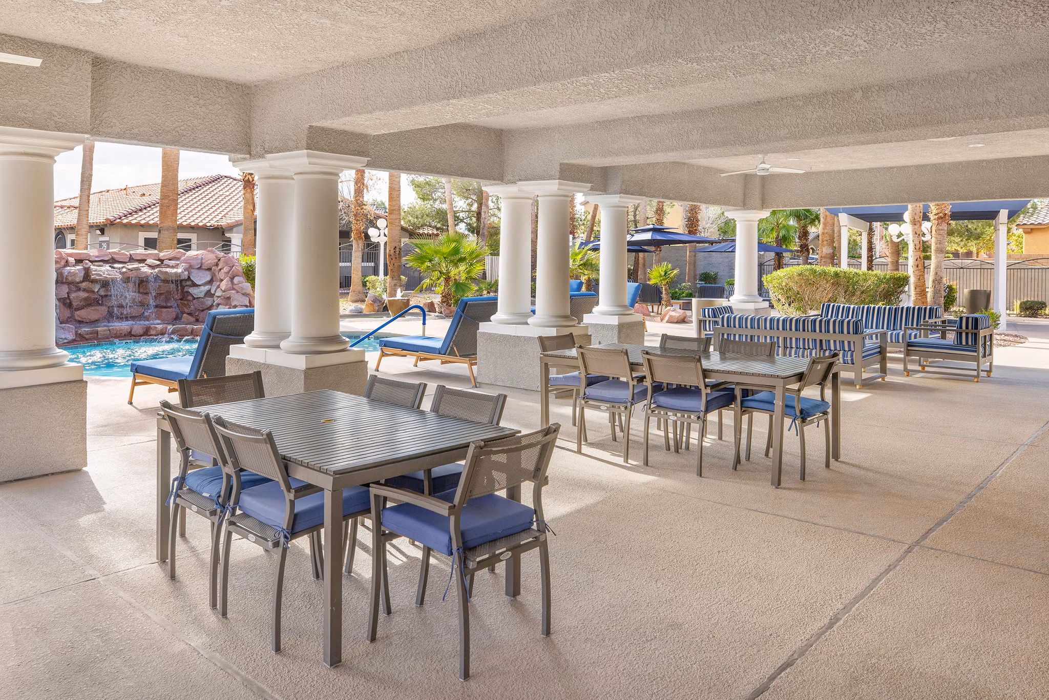 grill area at Destinations Alexander Apartments 