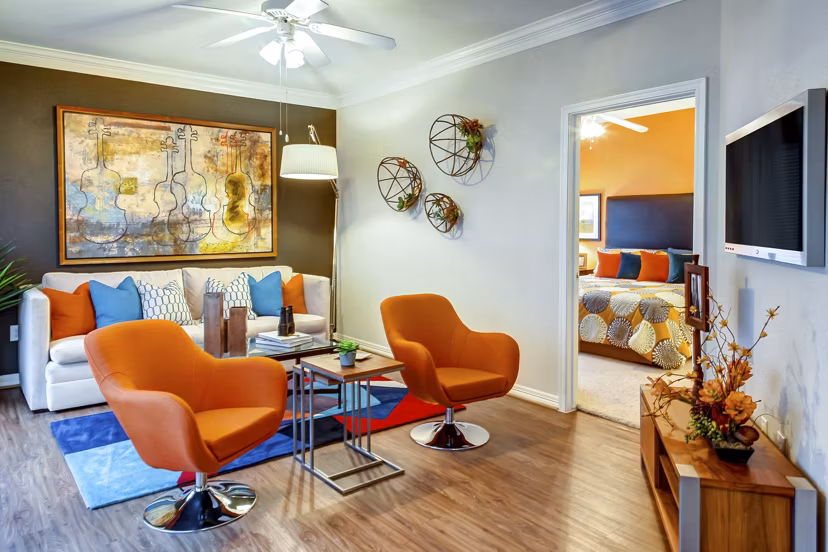 Spacious living room with elegant decor at Estates at Memorial Heights Apartments