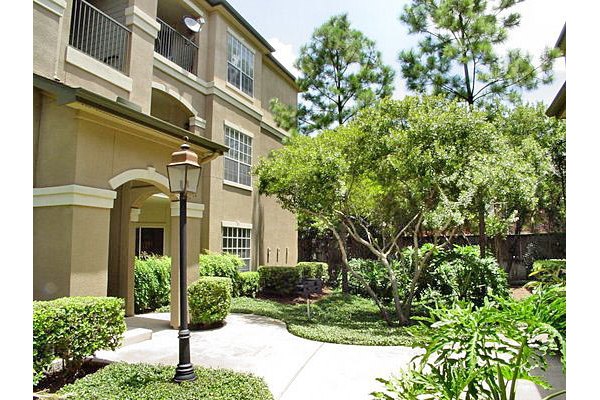 The Boulevard Apartments: Luxury high-rise apartments in prime location