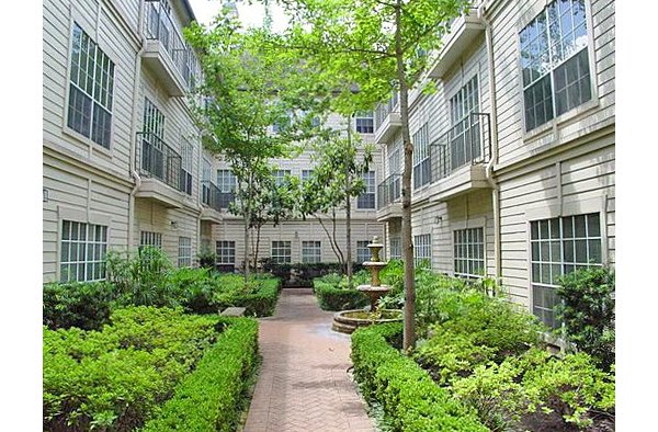 exterior at Plaza at River Oaks Apartments