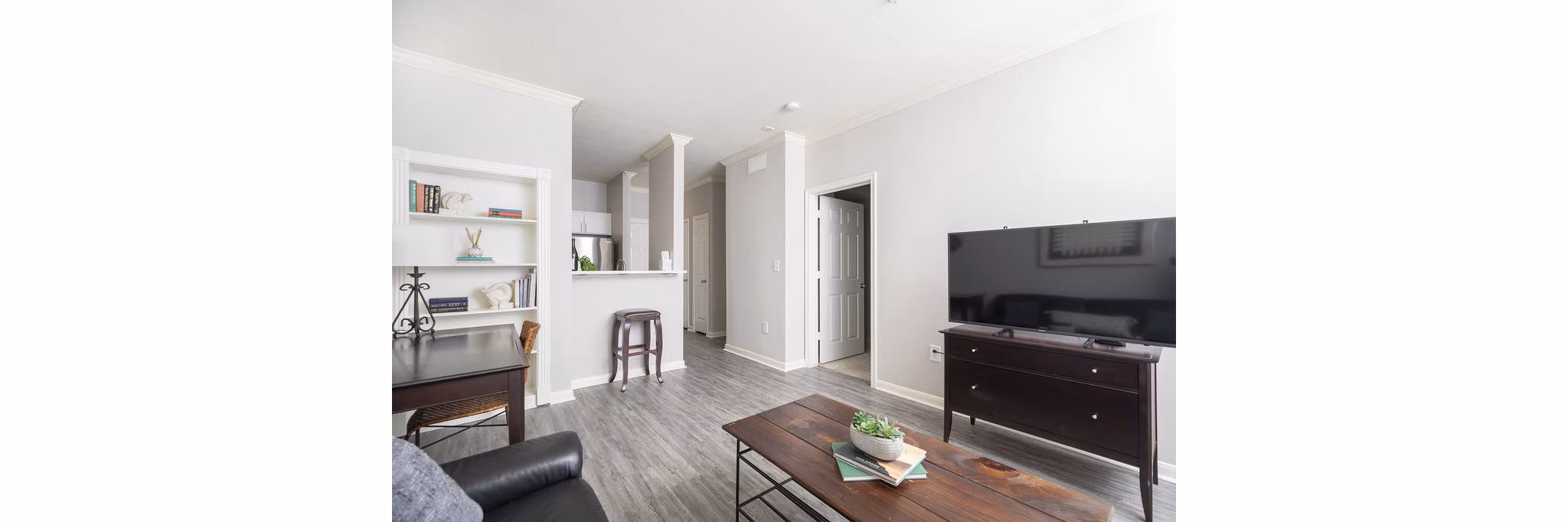 Living Room at Plaza at River Oaks Apartments