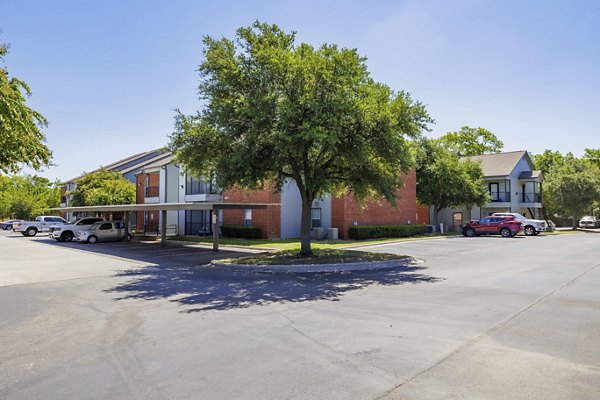 Clear Creek Meadows: Charming view of luxury apartments in tranquil setting