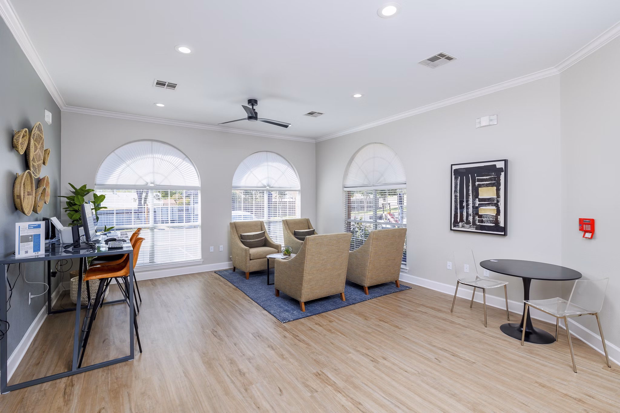 Clear Creek Meadows Apartments: Modern clubhouse featuring comfortable seating and entertainment options