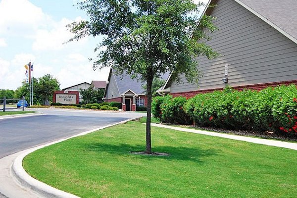 exterior at Braunfels Place Apartments
