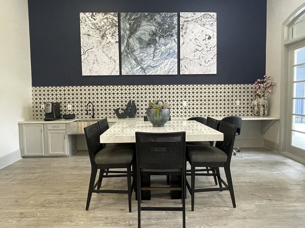 dining room at Paramount at Kingwood Apartments