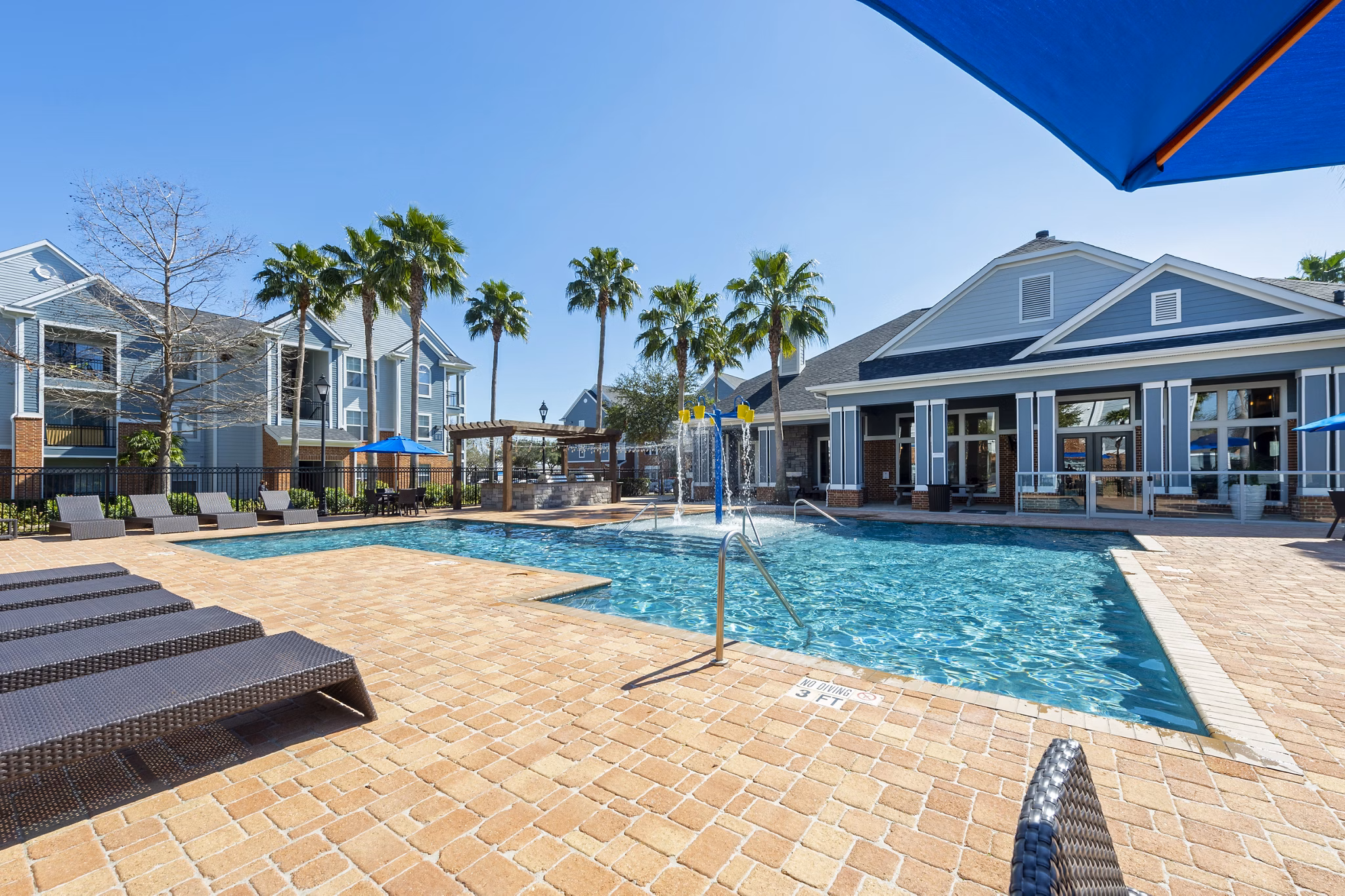 Houston Skyline: Elegant luxury apartments in Houston, Texas