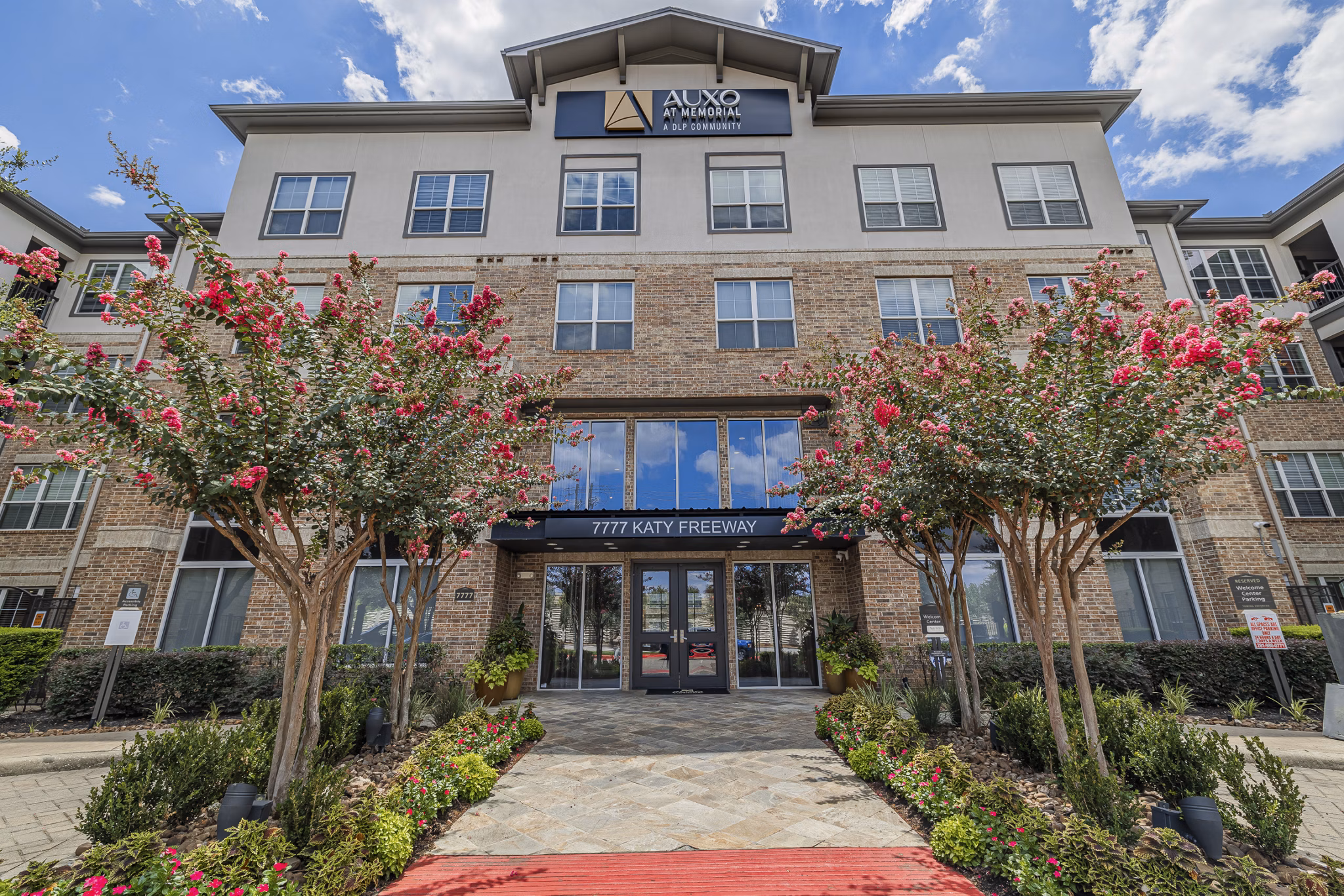 exterior at Auxo at Memorial Apartments