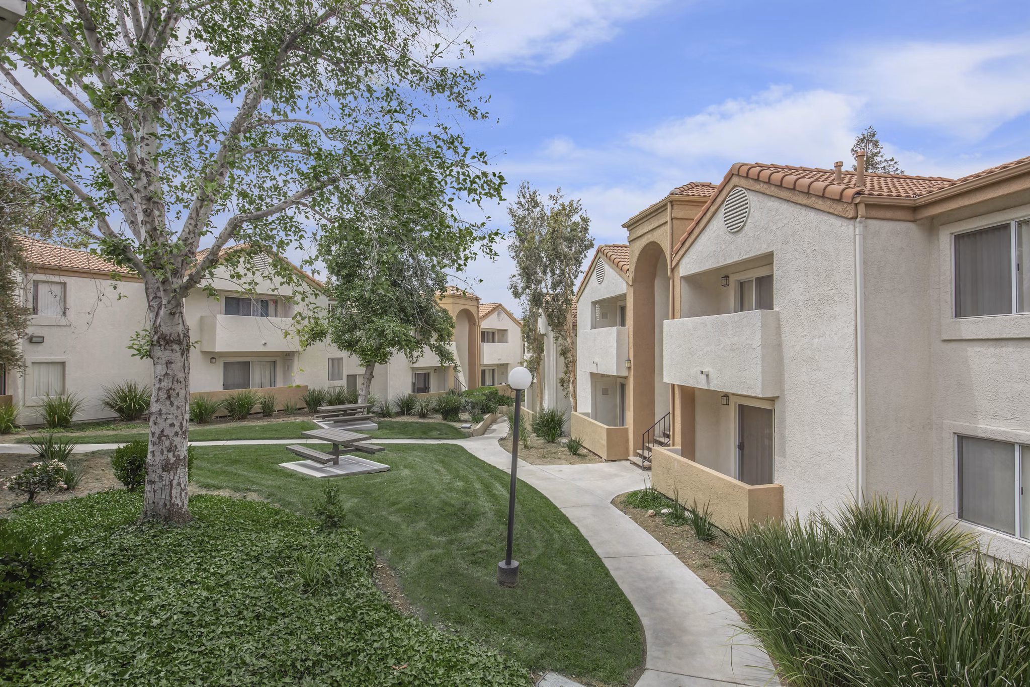 Building/Exterior at Diamond Park Apartments