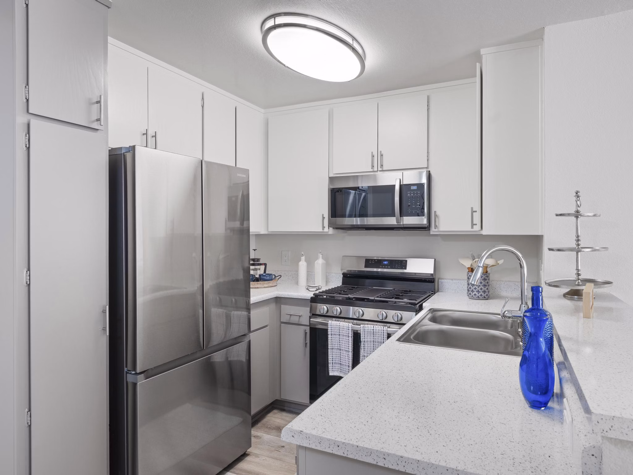 Kitchen at Diamond Park Apartments