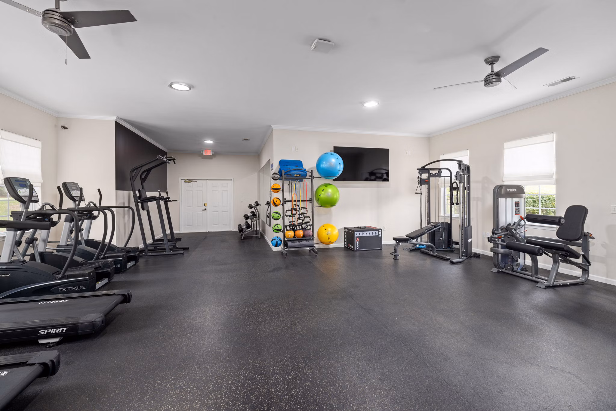 fitness center at Patriots Pointe Apartments 