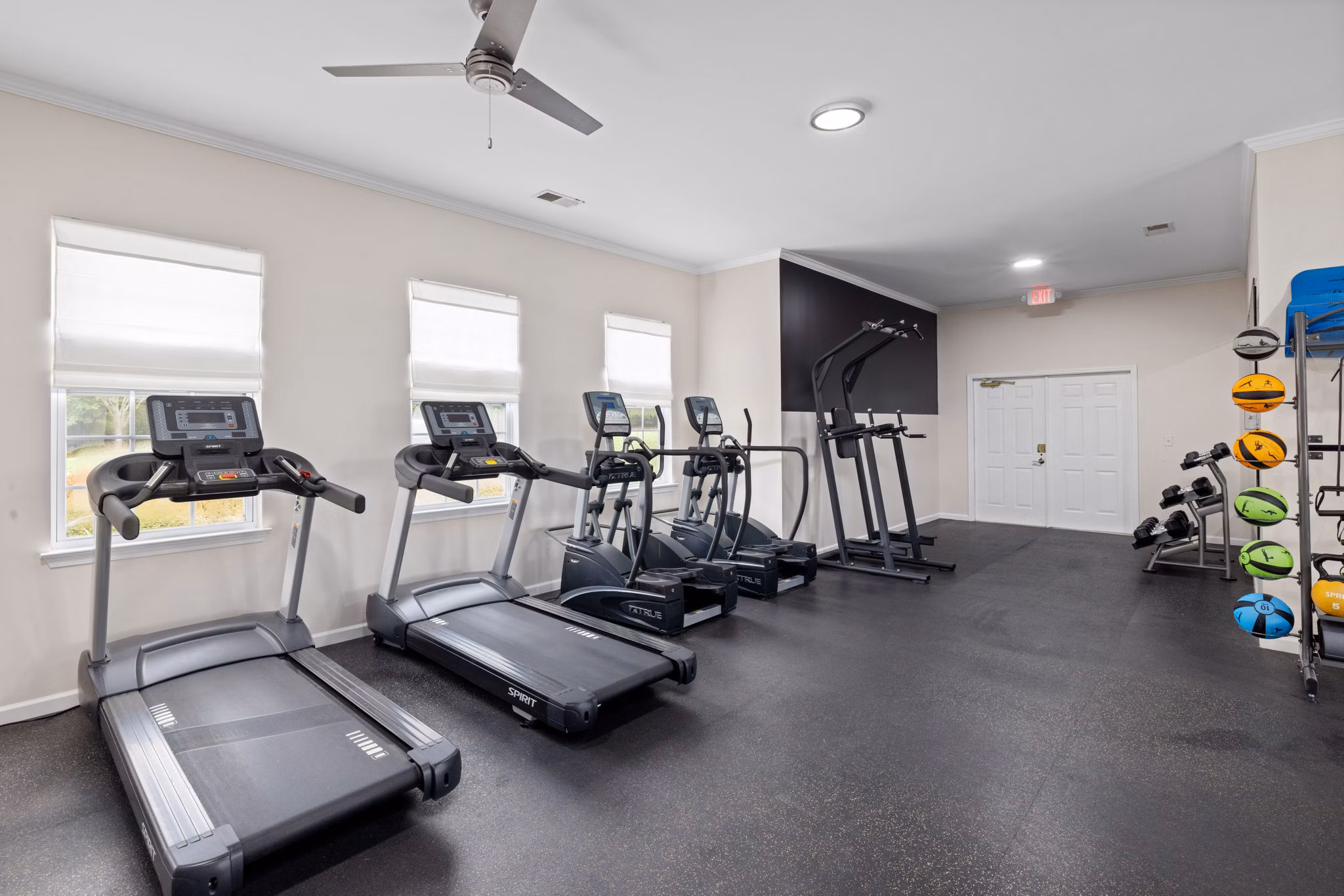 fitness center at Patriots Pointe Apartments 