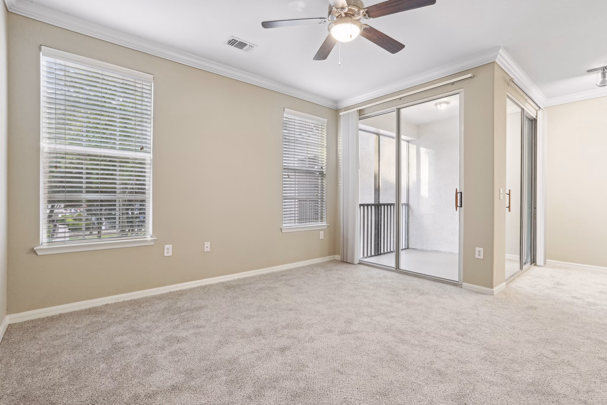 living room at Lantower Cypress Creek Apartments