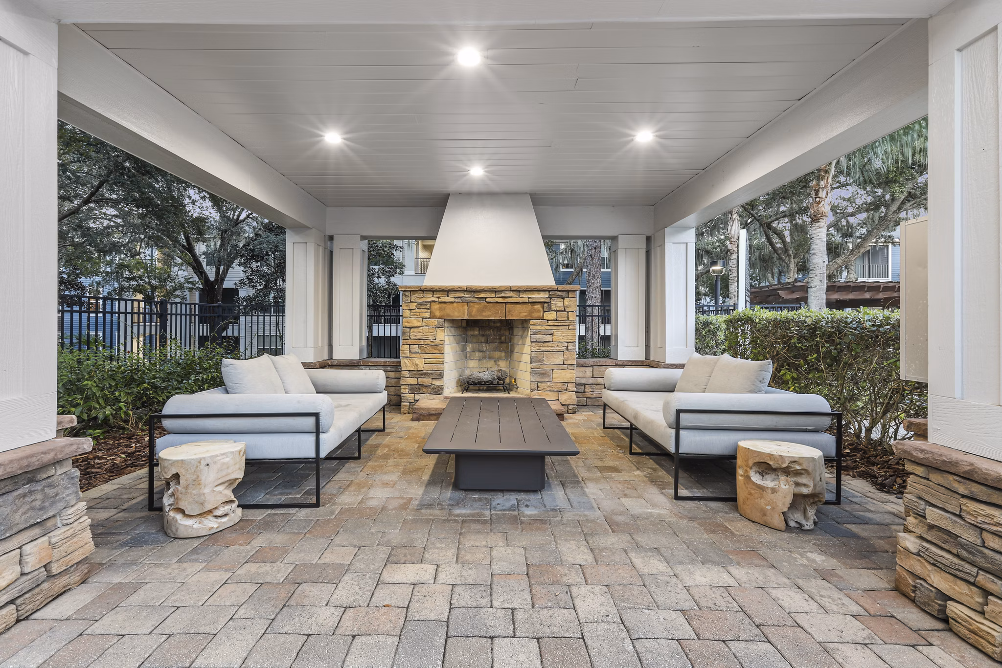 patio at Lantower Cypress Creek Apartments