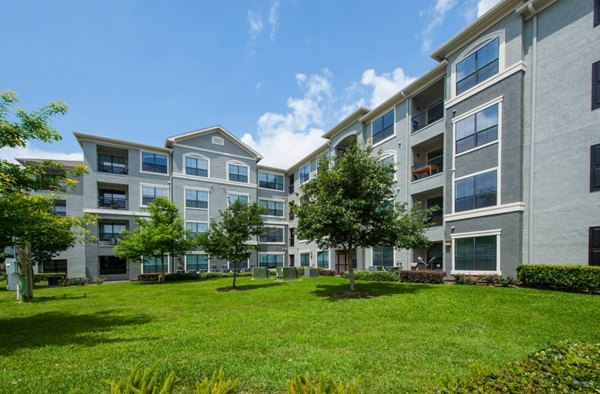 Monaco at Main: Sleek luxury apartments in vibrant Houston neighborhood