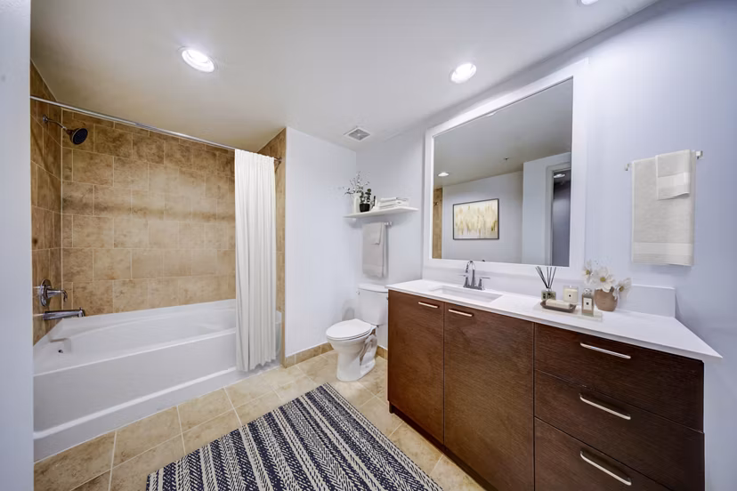bathroom at Worthing Place Apartments