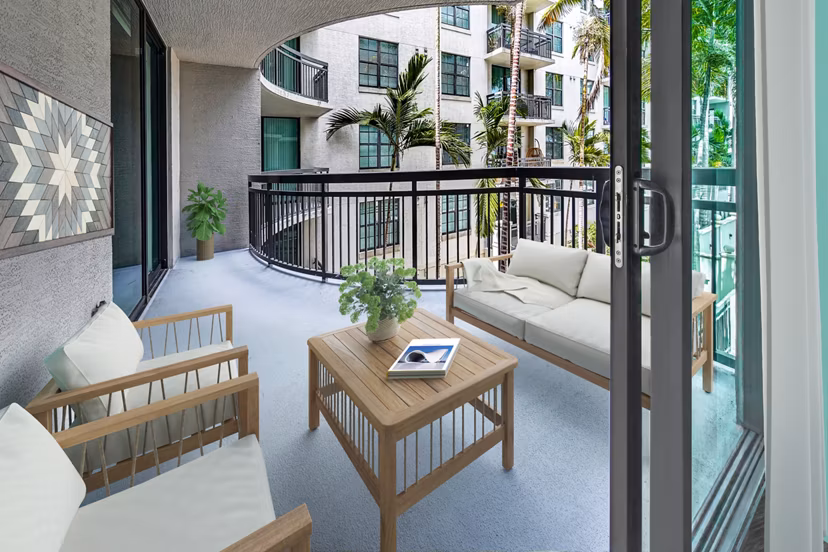 patio/balcony at Worthing Place Apartments