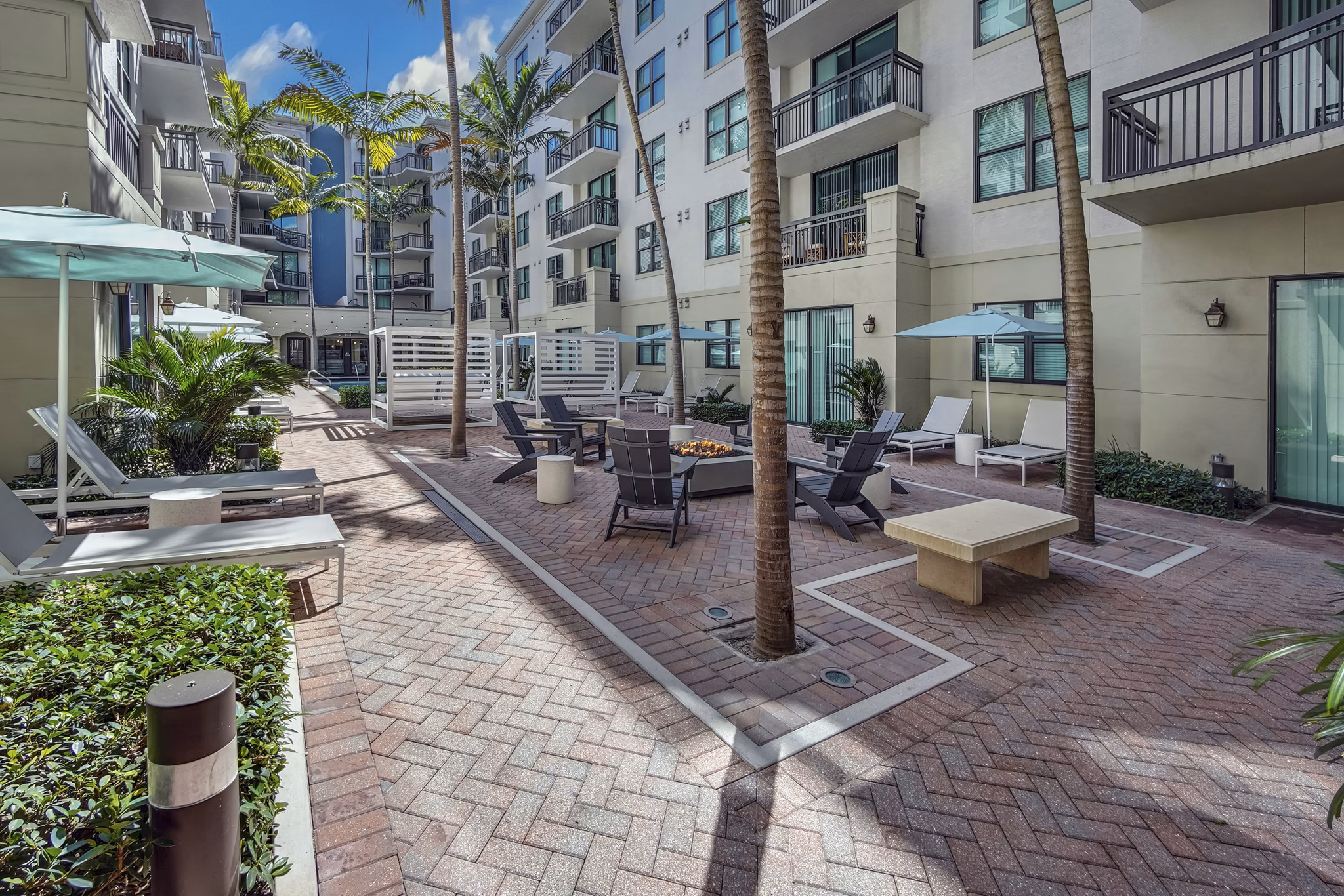 fire pit/patio at Worthing Place Apartments